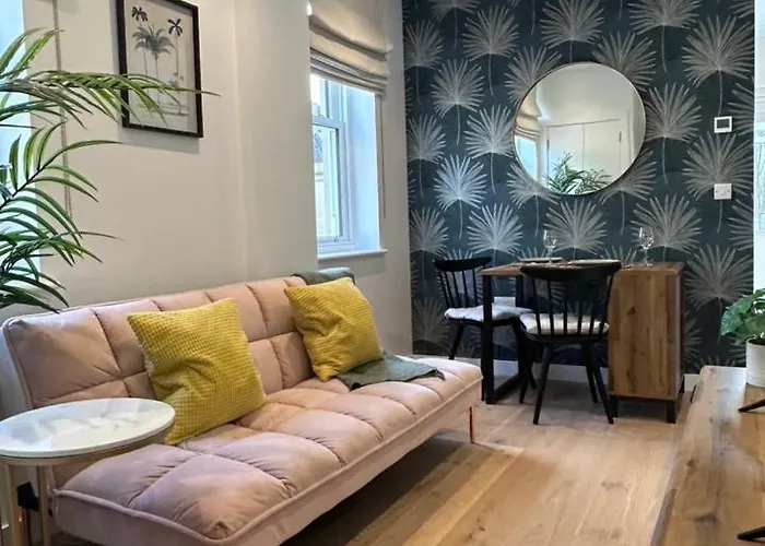 Contemporary Pied A Terre In The Heart Of Bath